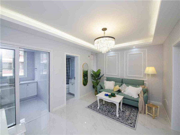 全新装修未住人，诚心卖