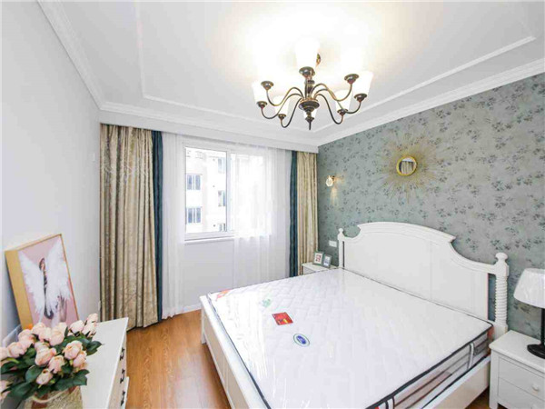 全新装修未住人，诚心卖