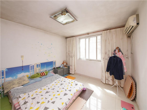 南北通透2房，装修自住