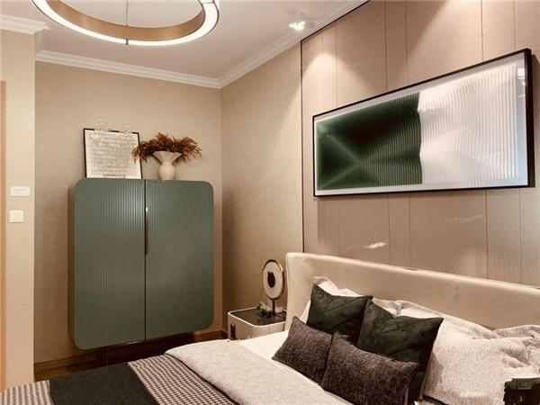 金辉·悠步江来