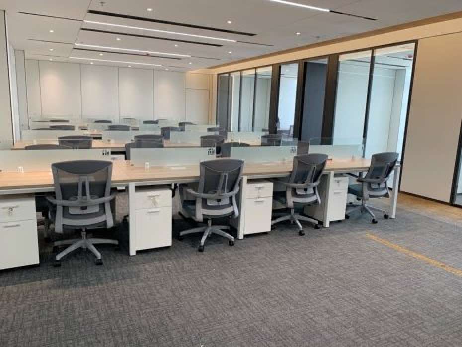 金融街核心地段 嘉业财富中心321平豪装配隔断家具植物