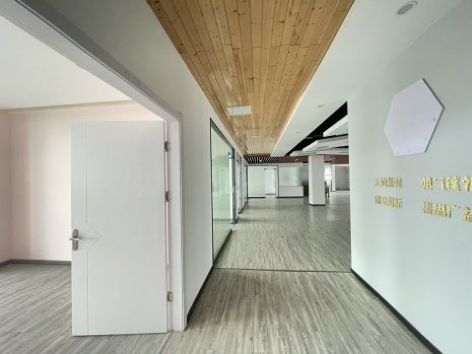 蠡园开发区！精装900平大通间！适合各类行业 蠡湖边交通方便