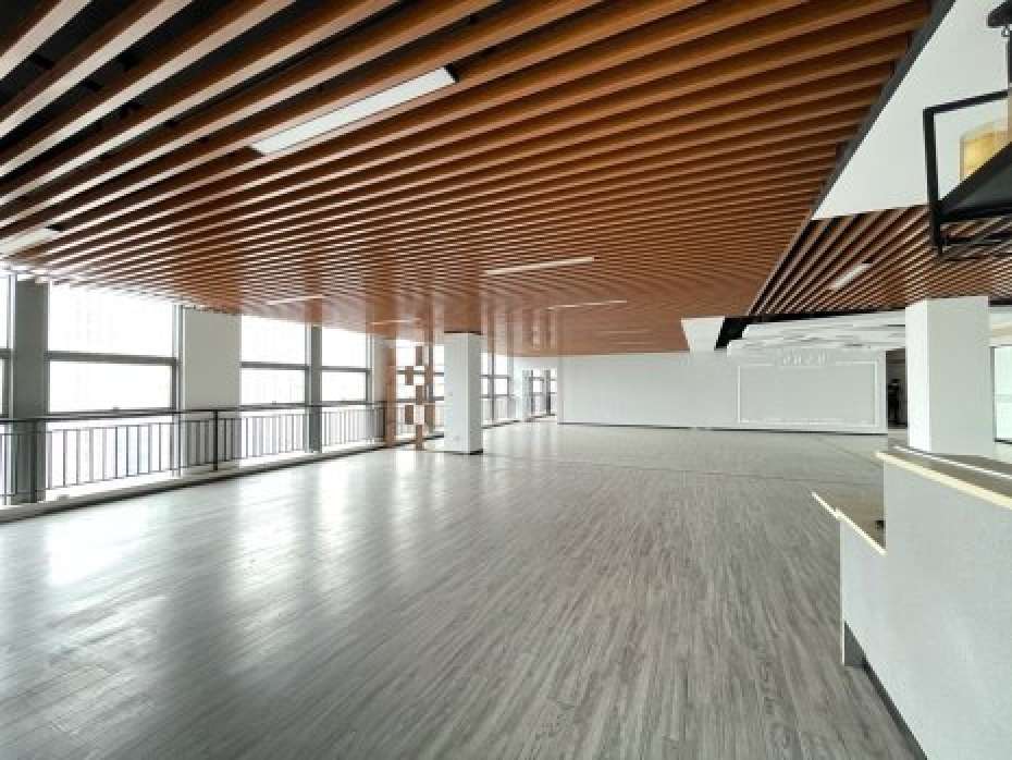 蠡园开发区！精装900平大通间！适合各类行业 蠡湖边交通方便