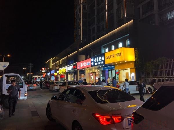 品牌奶茶店整体转让，利润稳定，价格美丽