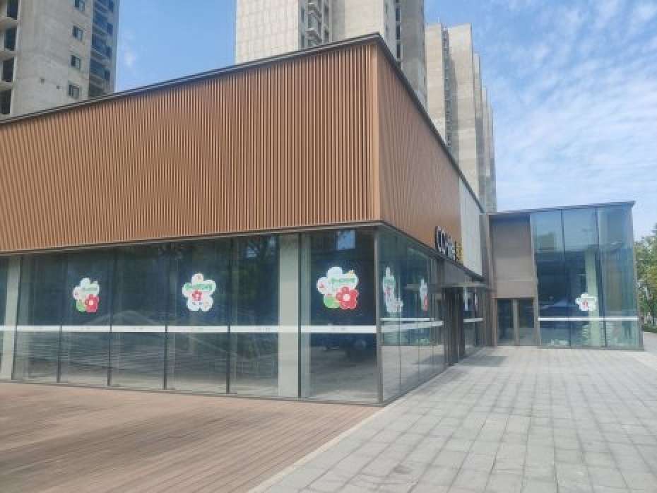 西漳站，可重餐饮，妇幼对面，超大开间，40.39平