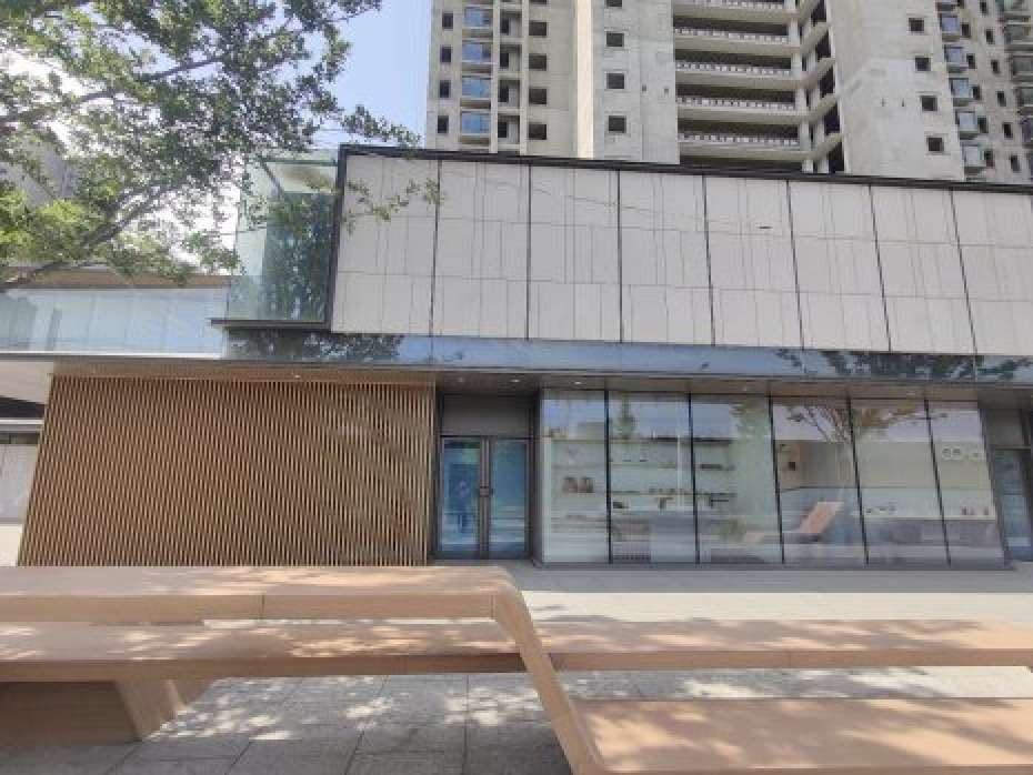 西漳站，可重餐饮，妇幼对面，超大开间，40.39平