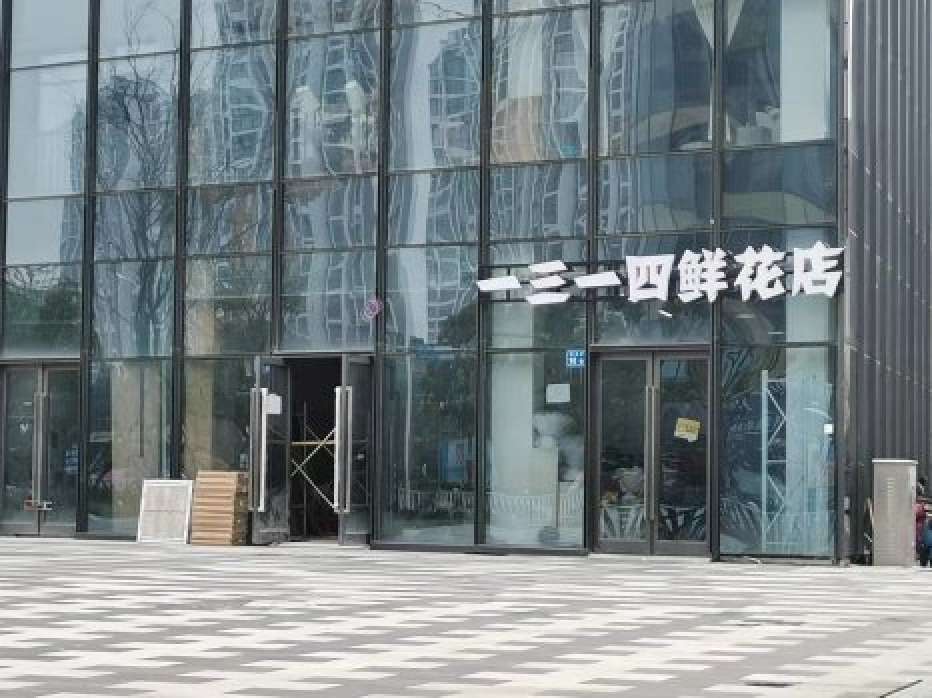 梁溪区广益地铁口，独栋920平  年租120w