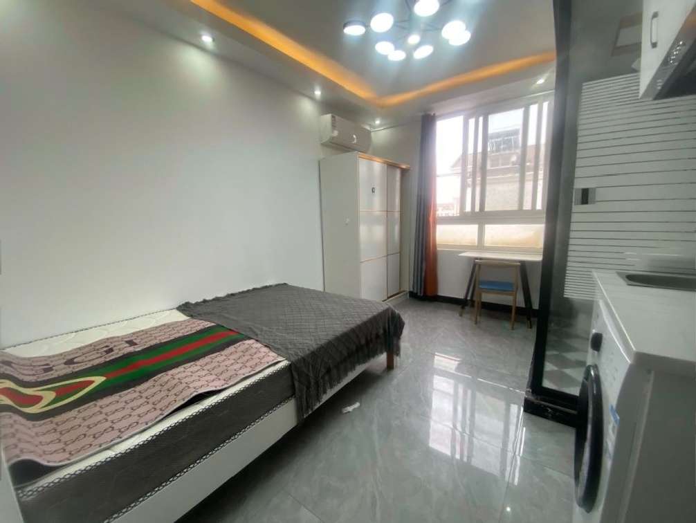 莲花五区 精装公寓 独厨独卫 家电齐全 近设计小镇 纳米城