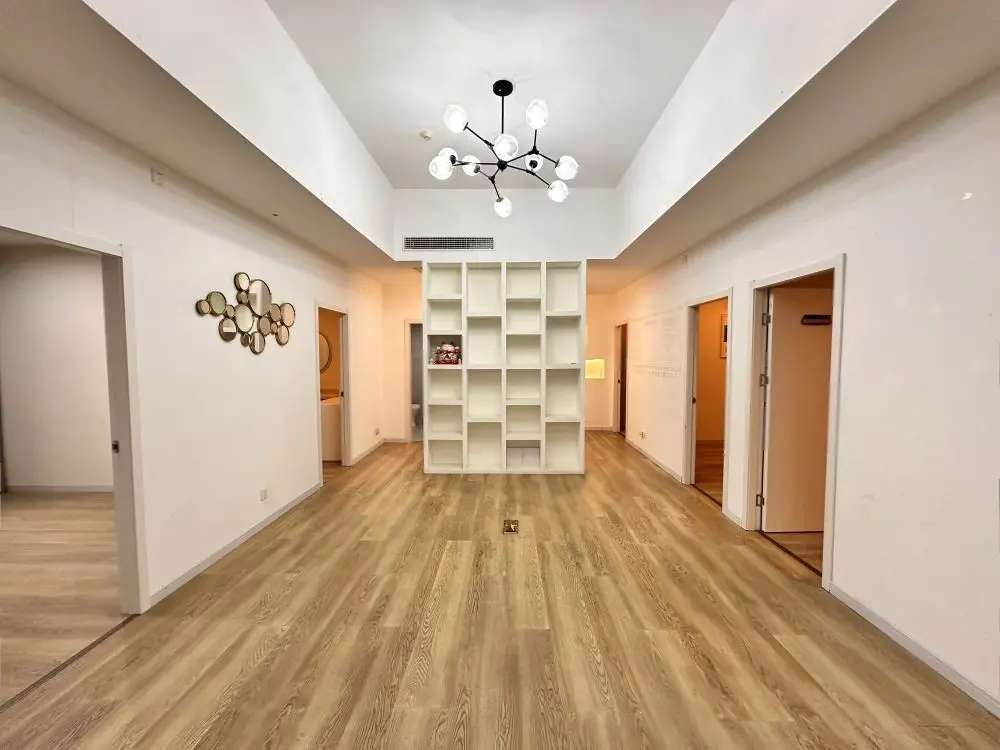 圆融时代广场朝南湖景美容装修通上下水带隔间停车方便国金中心旁