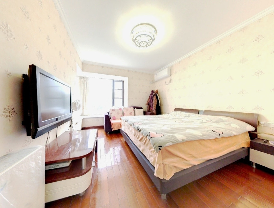 一梯一户独立入户花园.全天采光.自住保养好