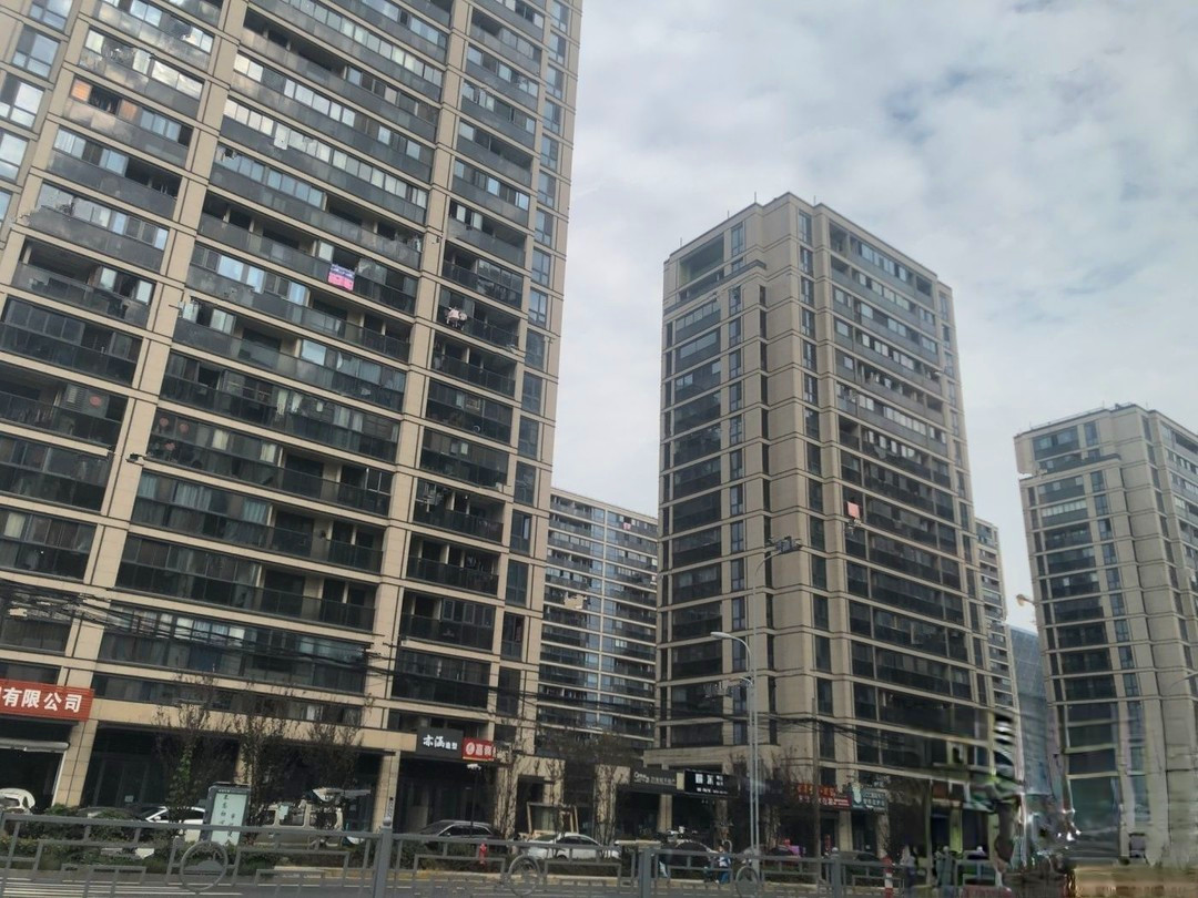 尼盛绿城春江明月