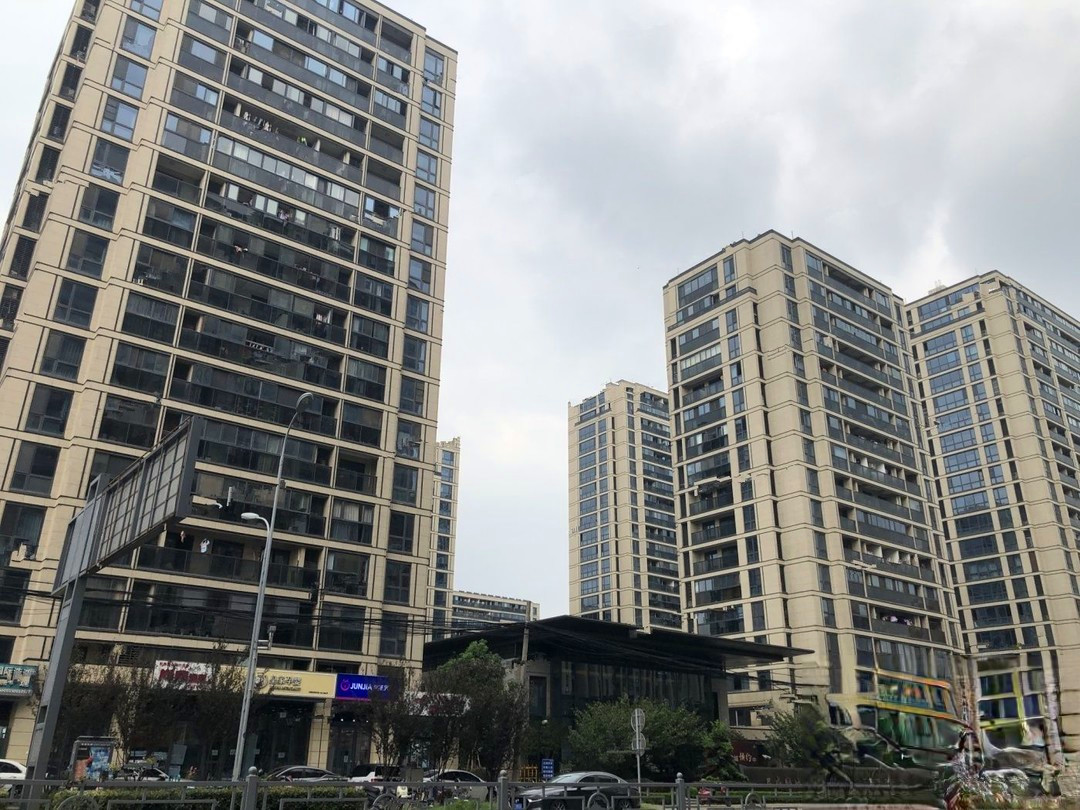 尼盛绿城春江明月