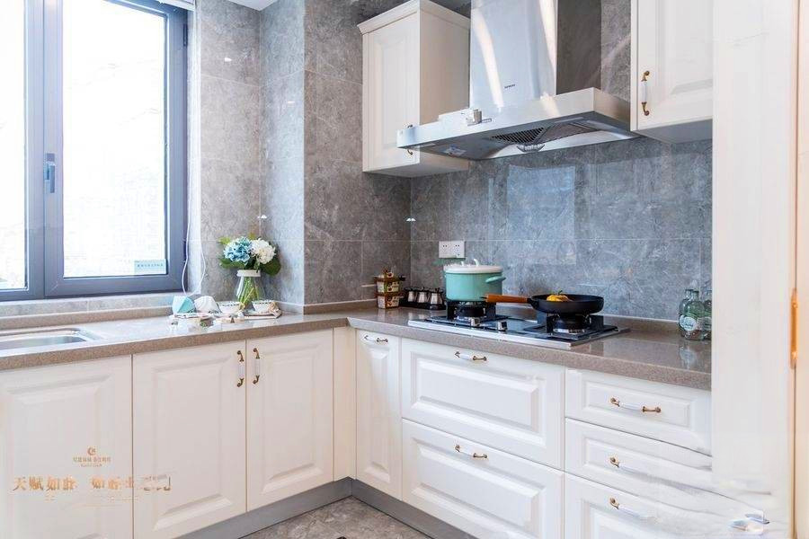 尼盛绿城春江明月