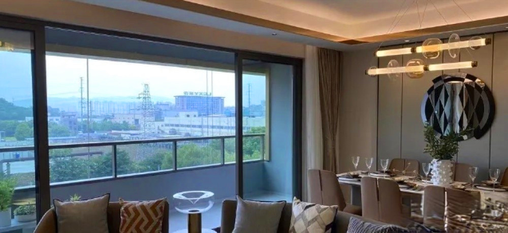 九龙仓邂湾澜庭