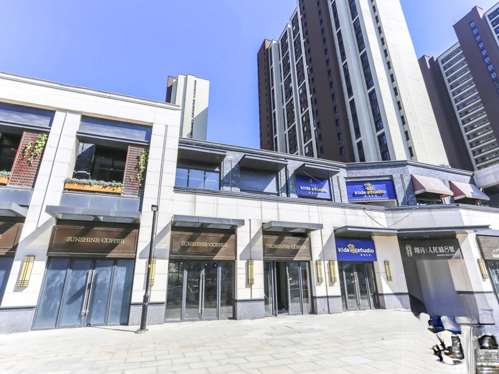 人民路8号缤纷街商铺