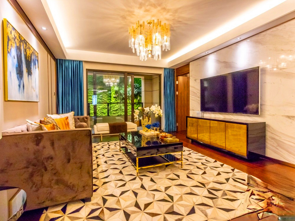 人民路8号缤纷街商铺