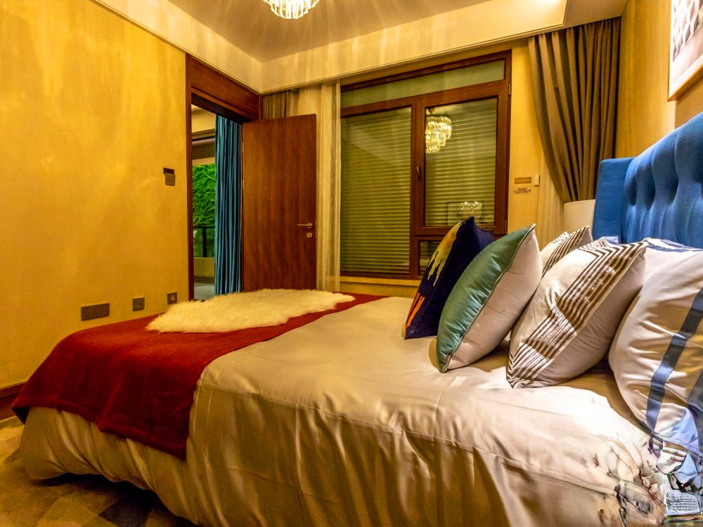 人民路8号缤纷街商铺