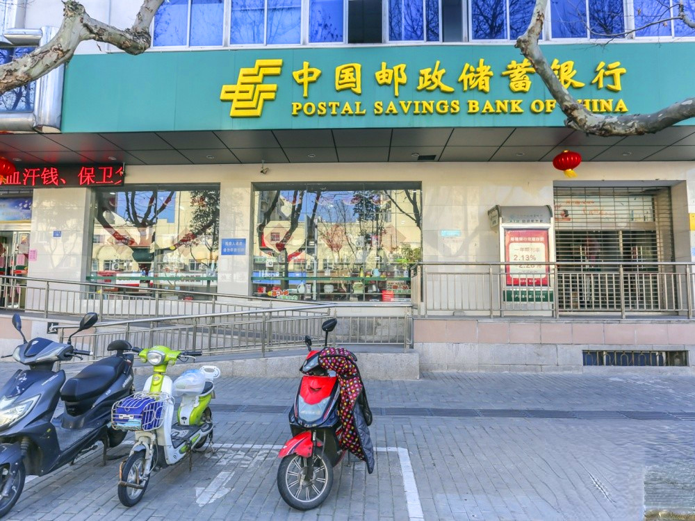 人民路8号缤纷街商铺