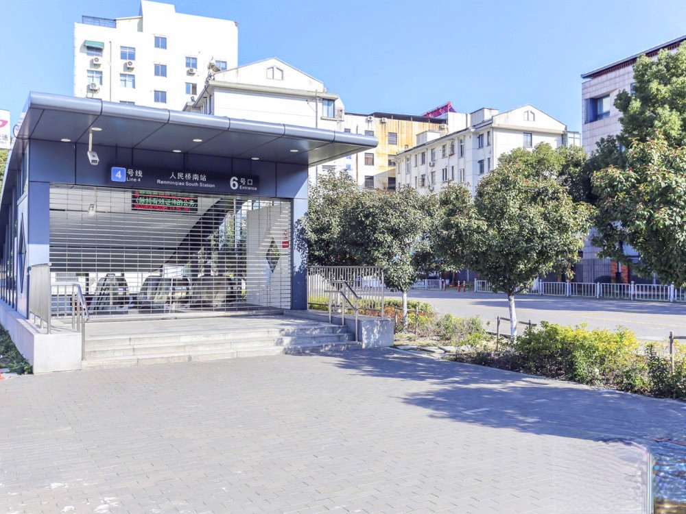 人民路8号缤纷街商铺