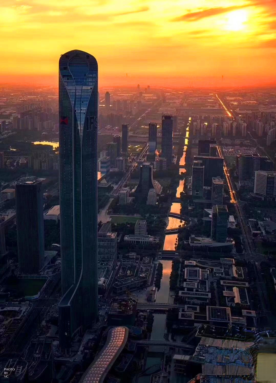 九龙仓苏州国际金融中心商铺