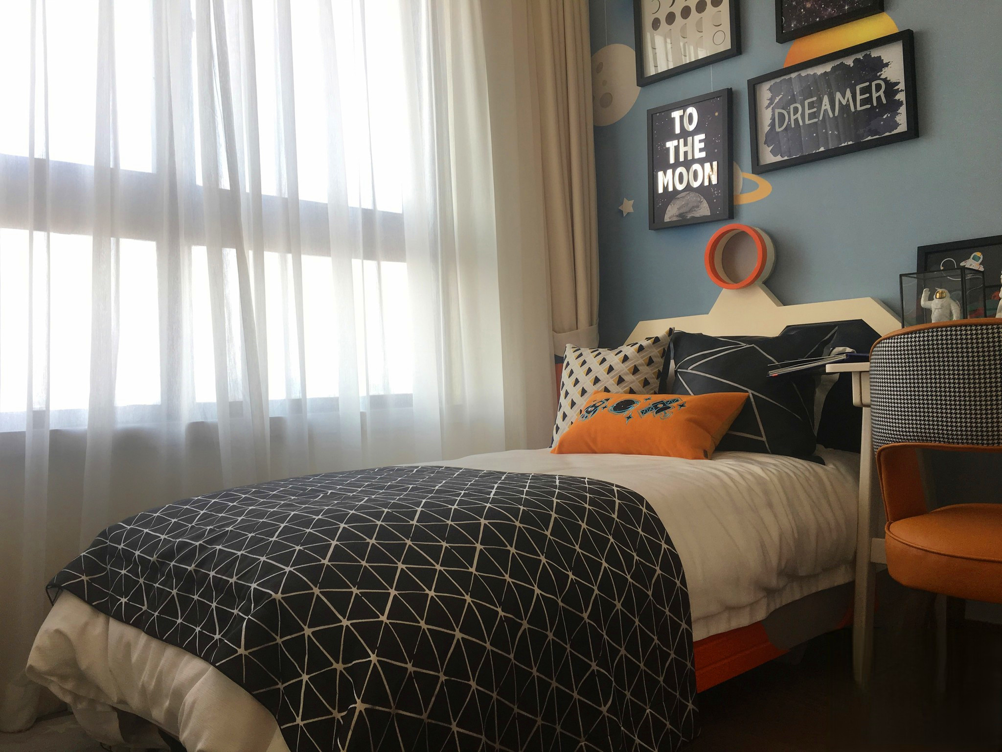 金辉悠步临湖花园