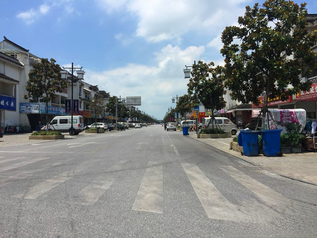 金辉悠步临湖花园