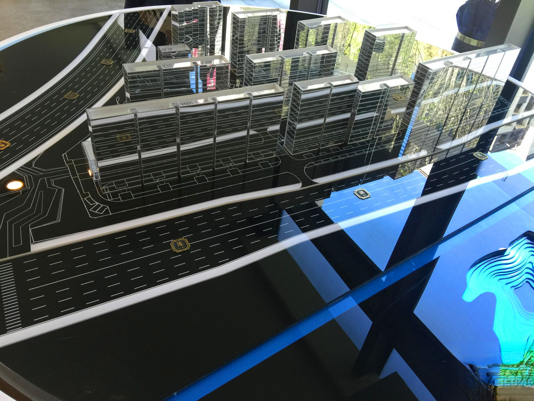 金辉悠步临湖花园