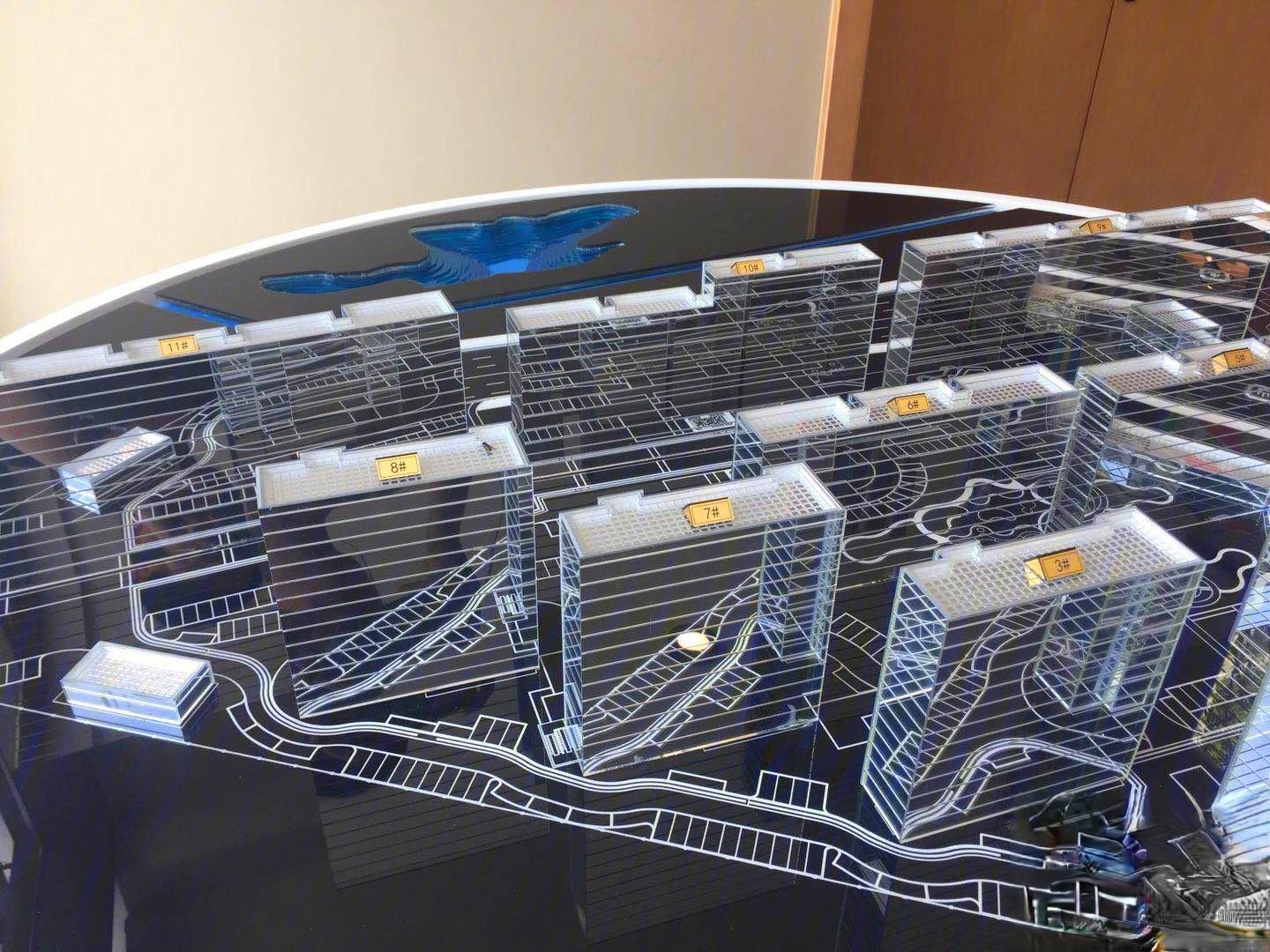 金辉悠步临湖花园